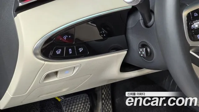 Genesis GV70 2.5T Бензин 2WD — Фото автомобиля 13