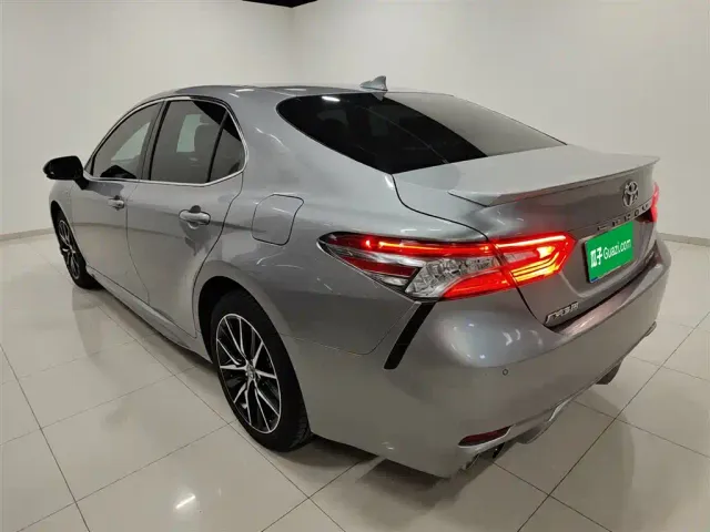 Toyota Camry — Фото автомобиля 4