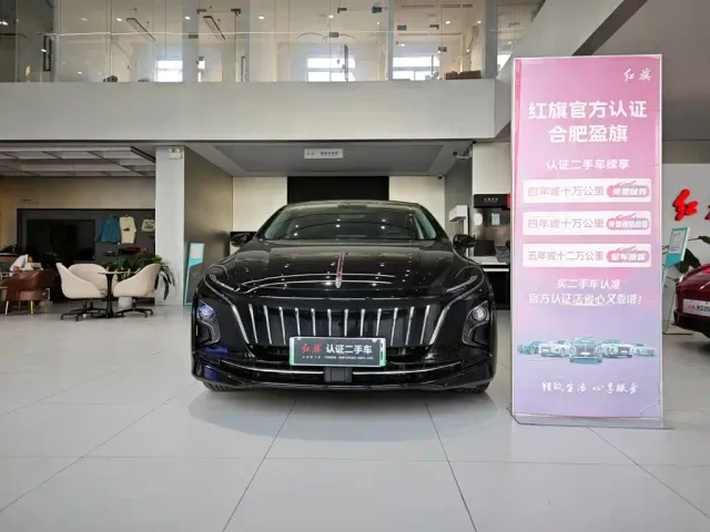 Hongqi E-QM5 — Фото автомобиля 2