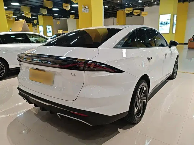 Geely Galaxy L6 — Фото автомобиля 6