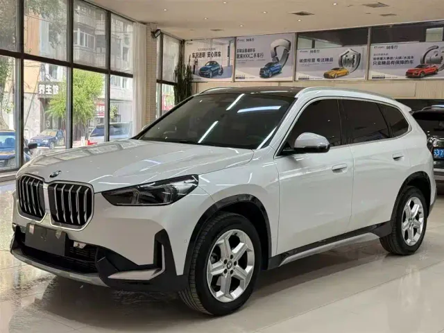 Фотография автомобиля — BMW X1
