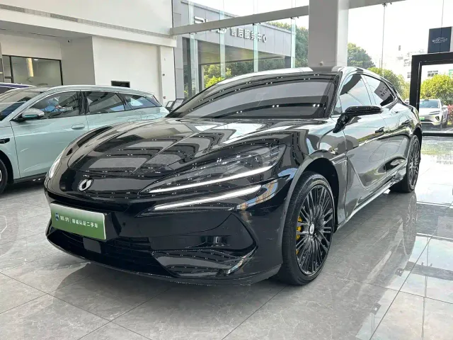 Фотография автомобиля — Denza Z9GT