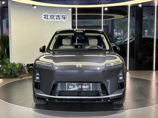 Nio ES8 — Фото автомобиля 2
