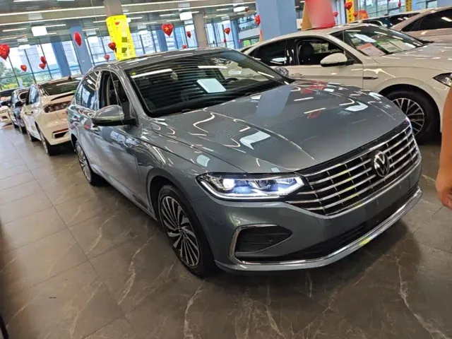Volkswagen Lavida — Фото автомобиля 3