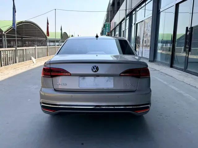Volkswagen Bora — Фото автомобиля 5