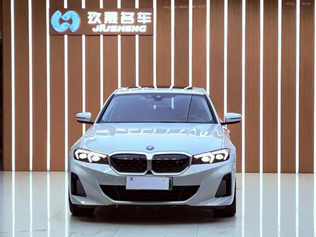 BMW i3 — Фото автомобиля 2