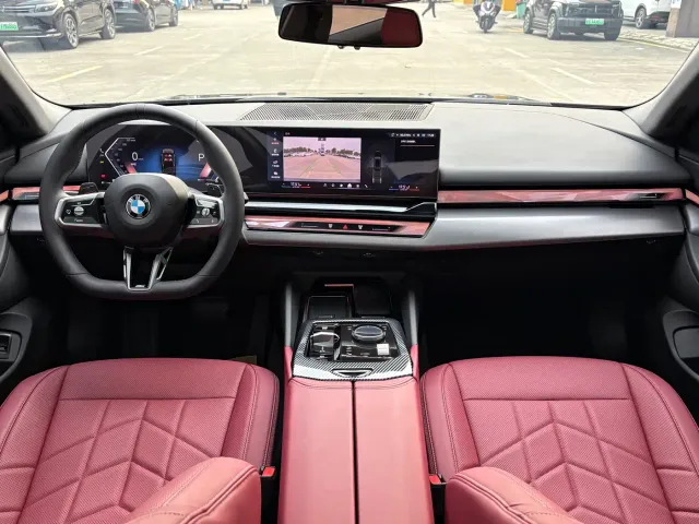 BMW 5 Series — Фото автомобиля 9