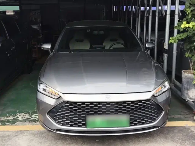 BYD Qin PLUS 2024 Glory Edition DM-i 55KM Leading — Фото автомобиля 2