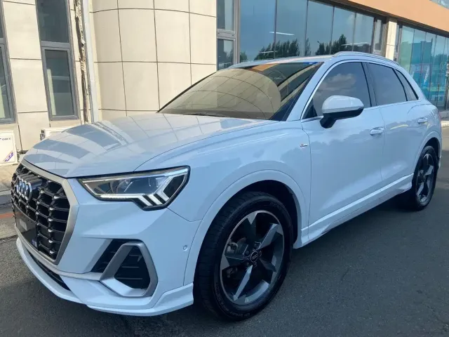 Фотография автомобиля — Audi Q3