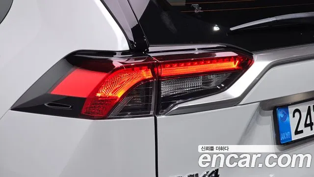 Toyota RAV4 — Фото автомобиля 23