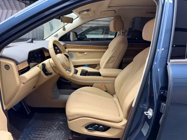 Aito M7 — Фото автомобиля 5