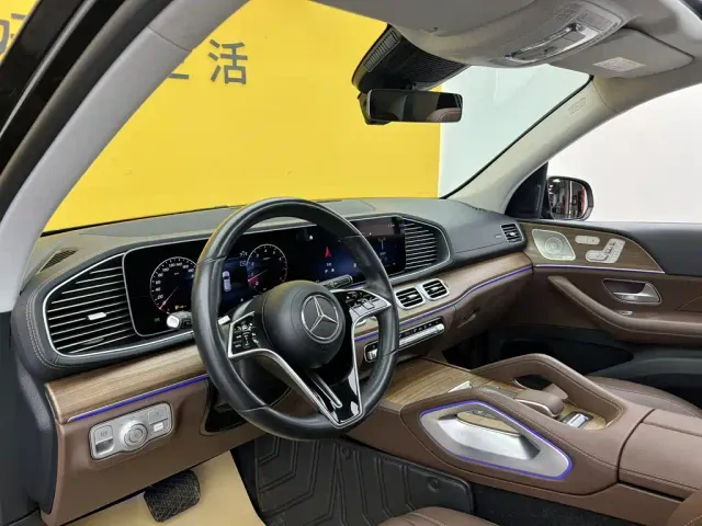 Mercedes-Benz GLE-Class — Фото автомобиля 28