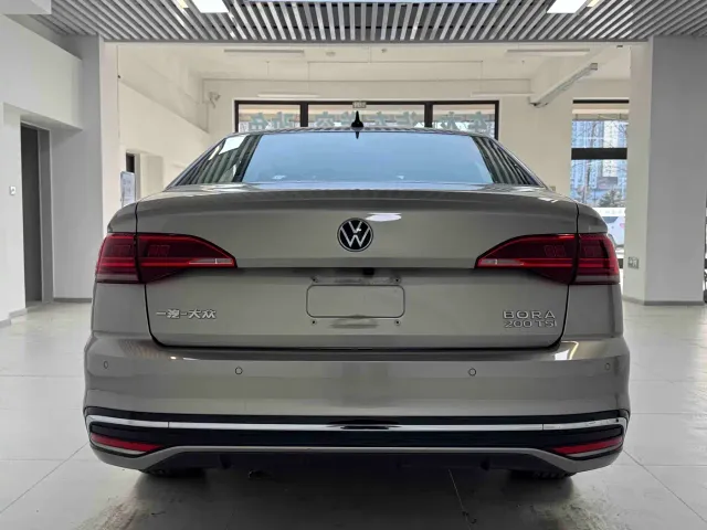 Volkswagen Bora — Фото автомобиля 5