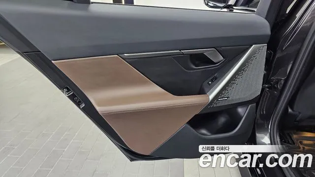BMW 5 Series G60 — Фото автомобиля 14