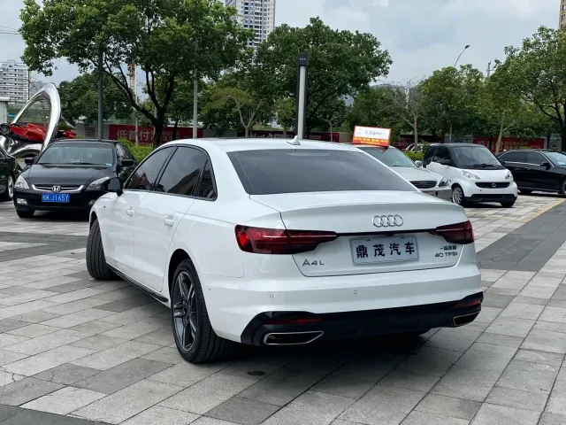 Audi A4L — Фото автомобиля 8