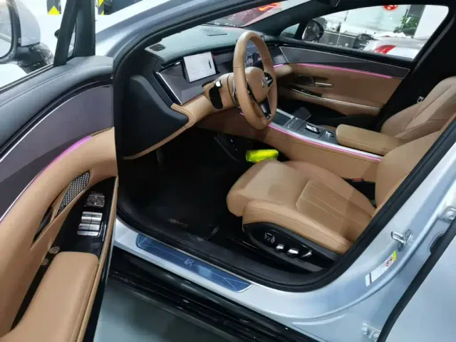 BYD Han L — Фото автомобиля 10
