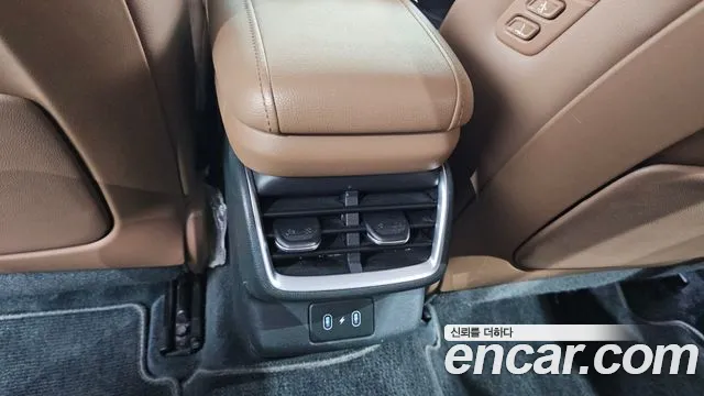 Hyundai Grandeur Grandeur (GN7) 2.5 Бензин 2WD — Фото автомобиля 20
