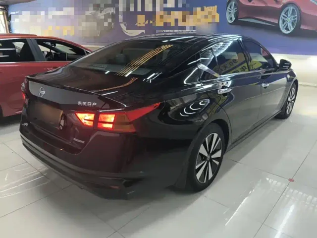 Nissan Teana — Фото автомобиля 6