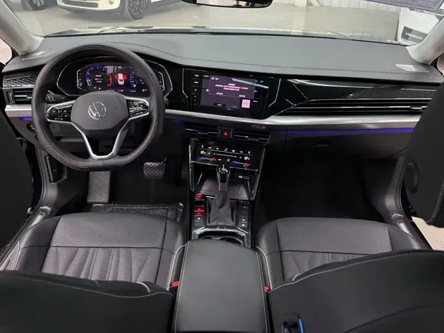 Volkswagen Passat — Фото автомобиля 4
