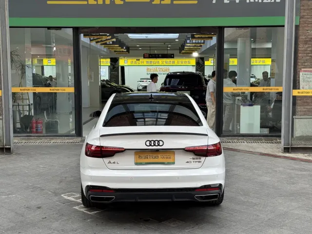 Audi A4L — Фото автомобиля 5