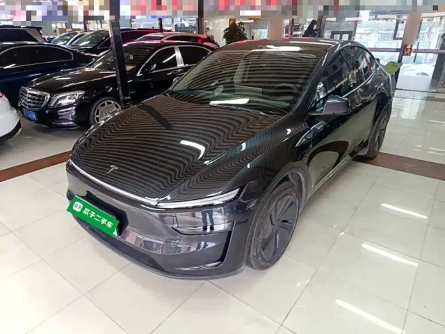 Фотография автомобиля — Tesla Model Y
