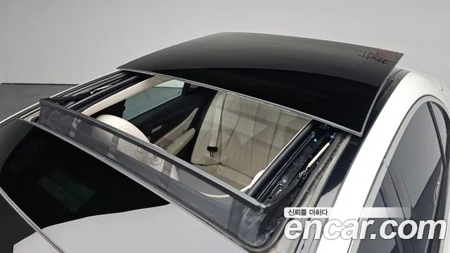 Mercedes-Benz E-Class — Фото автомобиля 30