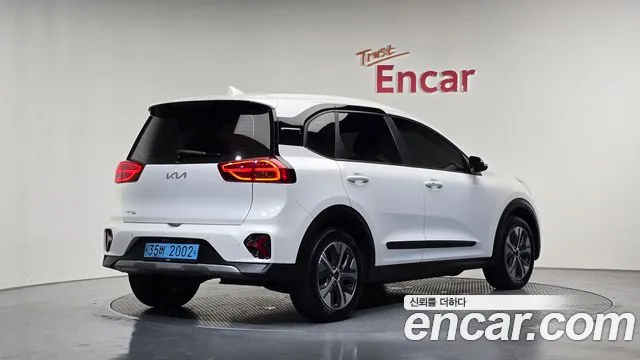 Kia Niro — Фото автомобиля 2