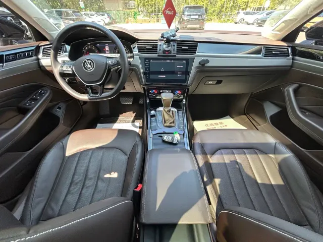 Volkswagen Phideon — Фото автомобиля 13