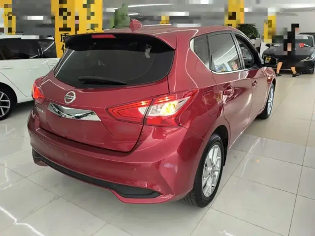 Nissan Tiida — Фото автомобиля 6