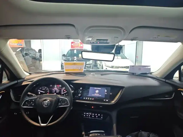 Buick Envision Plus — Фото автомобиля 9