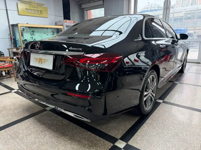 Mercedes-Benz E-Class — Фото автомобиля 4