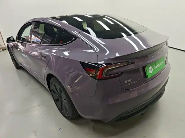 Tesla Model 3 — Фото автомобиля 4