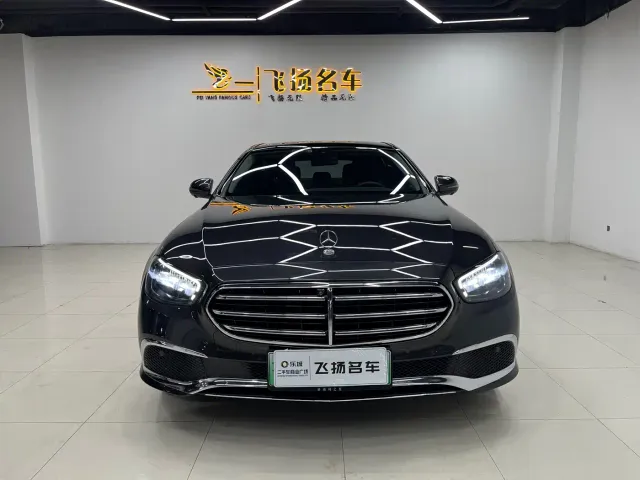Mercedes-Benz E-Class — Фото автомобиля 2