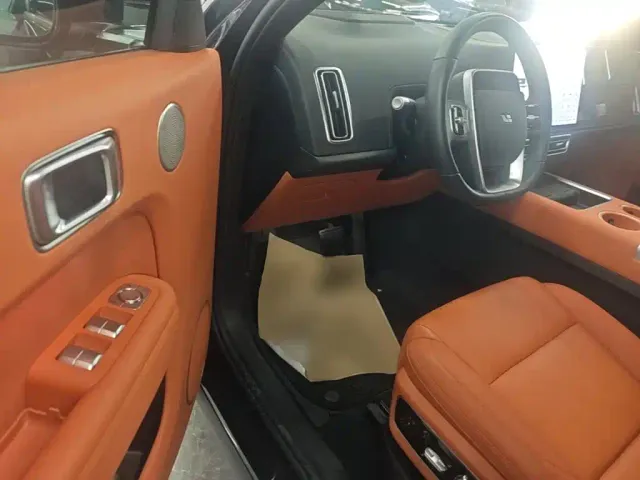 Li Auto L7 — Фото автомобиля 15