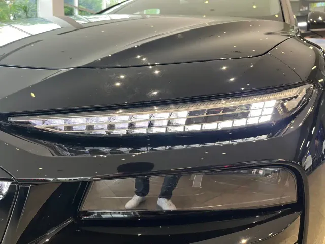 Audi A6L e-tron — Фото автомобиля 14