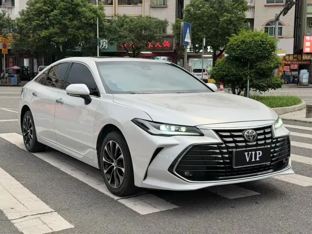 Toyota Avalon — Фото автомобиля 3