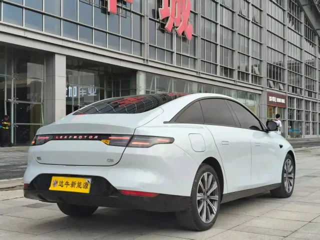 Leapmotor C01 — Фото автомобиля 6