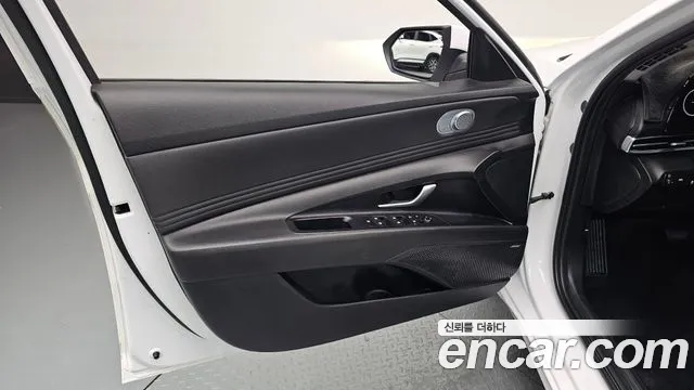 Hyundai AVANTE Avante (CN7) — Фото автомобиля 18