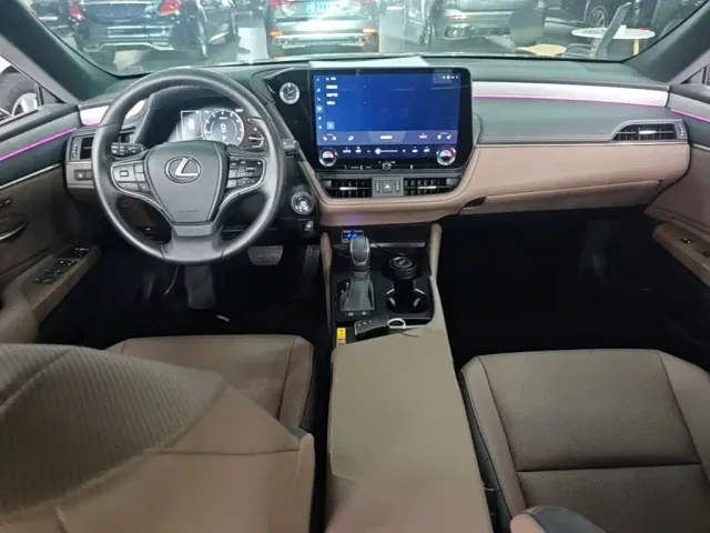 Lexus ES — Фото автомобиля 9