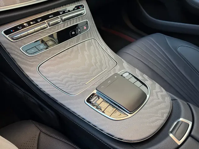 Mercedes-Benz CLS-Class — Фото автомобиля 18