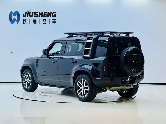 Land Rover Defender — Фото автомобиля 4