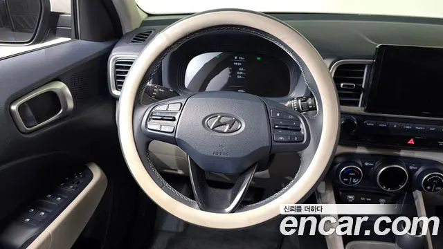Hyundai Venue — Фото автомобиля 13