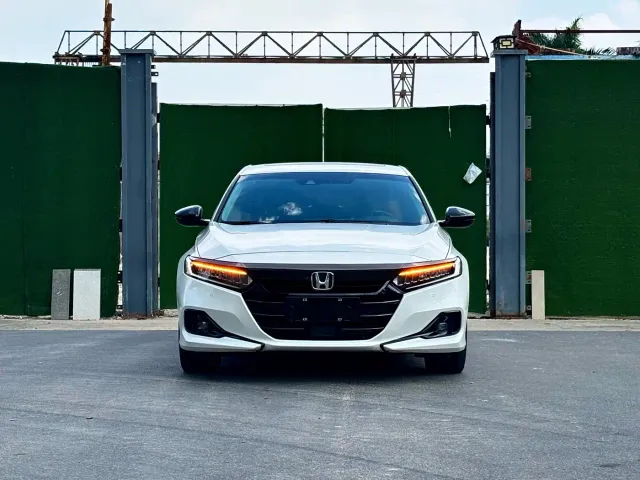 Honda Accord — Фото автомобиля 3