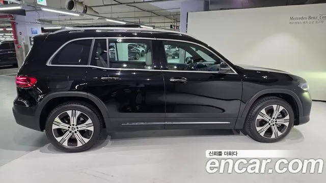 Mercedes-Benz EQB — Фото автомобиля 3