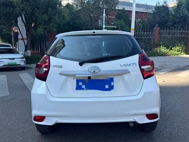 Toyota Vios FS — Фото автомобиля 2