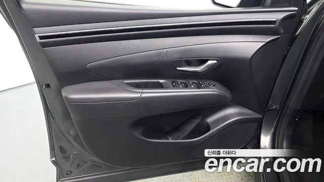 Hyundai Tucson Tucson (NX4) Дизель 2.0 2WD — Фото автомобиля 24