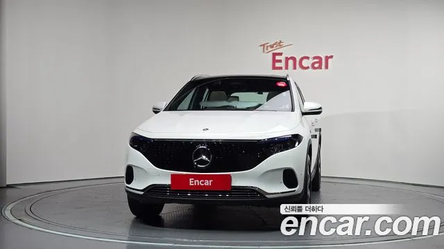 Mercedes-Benz EQA — Фото автомобиля 3