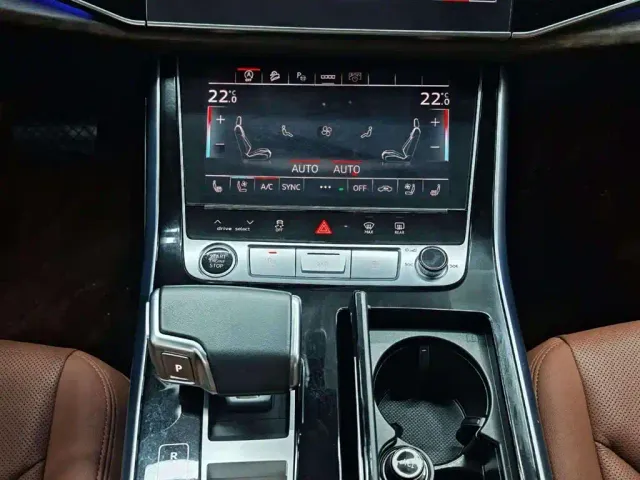Audi Q7 — Фото автомобиля 11