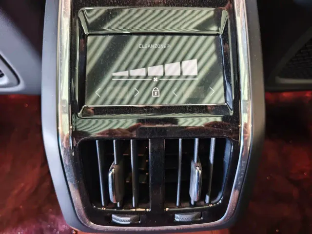 Volvo S90 — Фото автомобиля 11