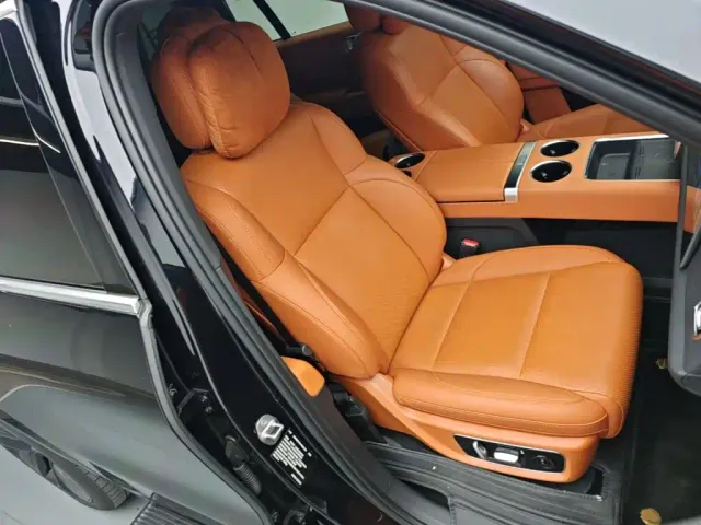 Li Auto L9 — Фото автомобиля 24